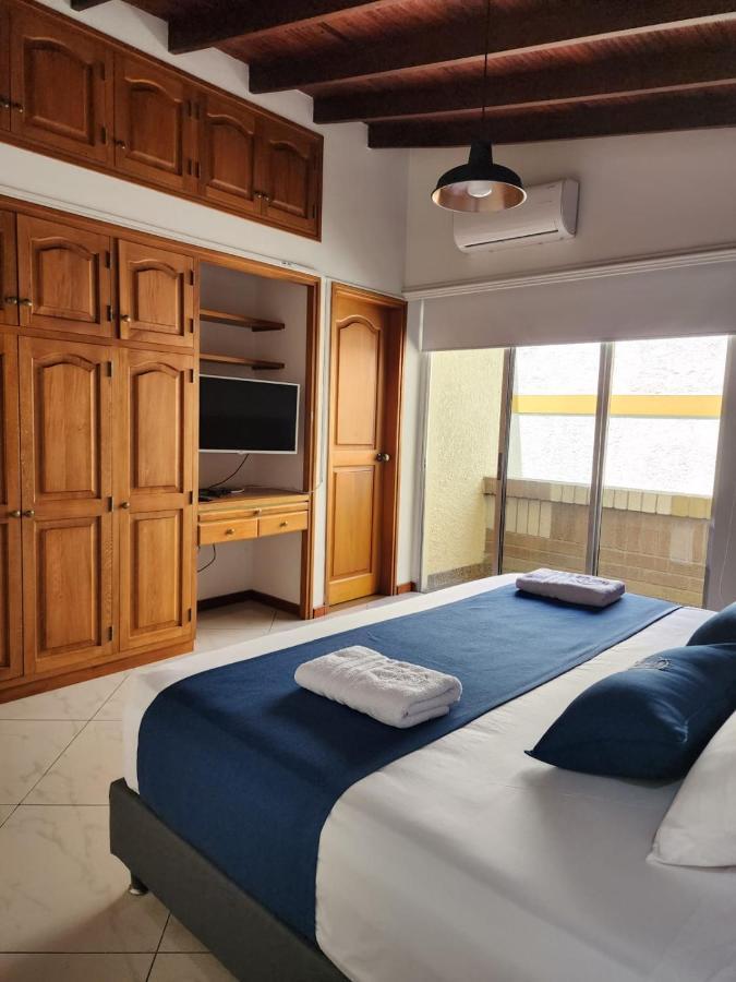 Hotel Boutique Deluxe Home Medellin Bagian luar foto