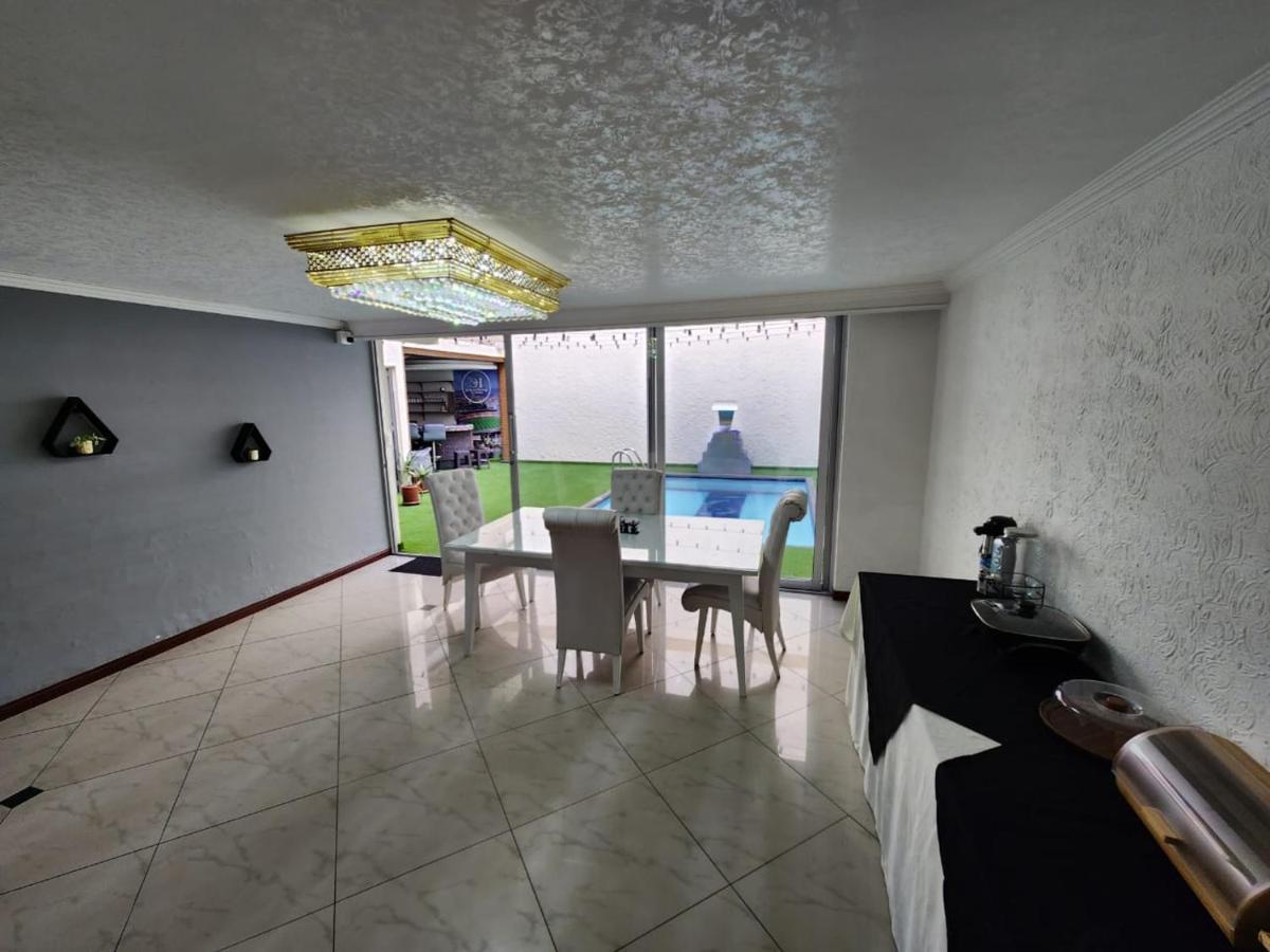 Hotel Boutique Deluxe Home Medellin Bagian luar foto