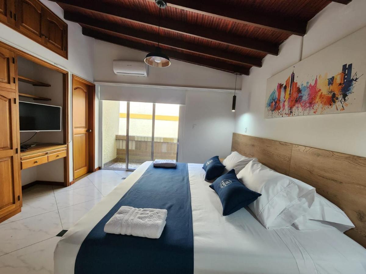 Hotel Boutique Deluxe Home Medellin Bagian luar foto