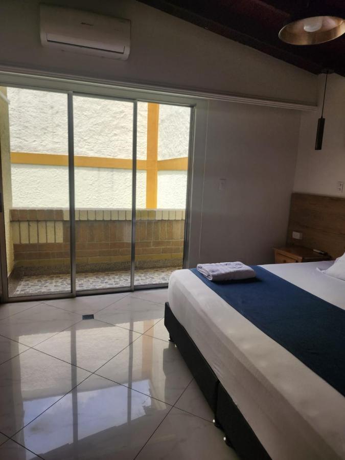 Hotel Boutique Deluxe Home Medellin Bagian luar foto