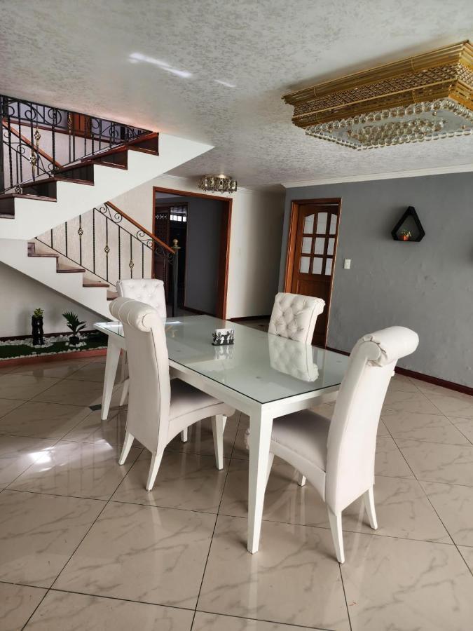 Hotel Boutique Deluxe Home Medellin Bagian luar foto